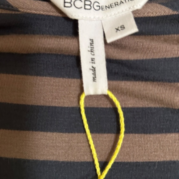 BCBGeneration  Modern  Cut  Stripes Top, Size XS, New With Tags - Picture 8 of 11